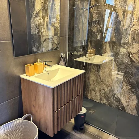 Premium - New Tropical Casa Oasis - Fast Wi-fi !! Swimming Pool !! Tv *
