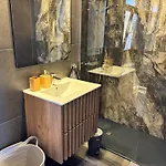 Premium - New Tropical Casa Oasis - Fast Wi-fi !! Swimming Pool !! Tv *