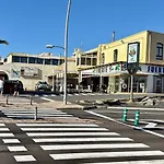 Premium - New Tropical Casa Oasis - Fast Wi-fi !! Swimming Pool !! Tv アパート *