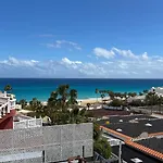 Premium - New Tropical Casa Oasis - Fast Wi-fi !! Swimming Pool !! Tv *