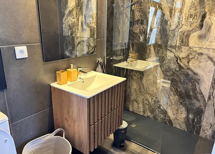 Premium - New Tropical Casa Oasis - Fast Wi-fi !! Swimming Pool !! Tv *