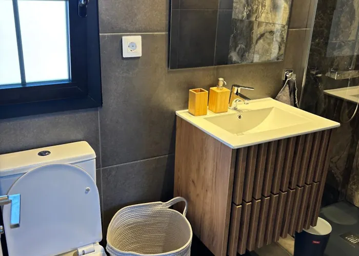 Premium - New Tropical Casa Oasis - Fast Wi-fi !! Swimming Pool !! Tv *