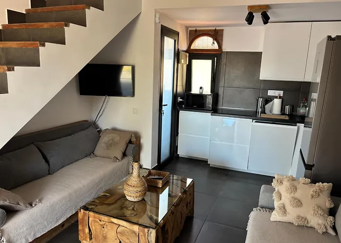 Premium - New Tropical Casa Oasis - Fast Wi-fi !! Swimming Pool !! Tv