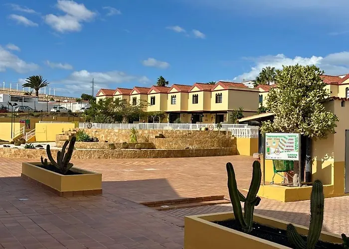 Premium - New Tropical Casa Oasis - Fast Wi-fi !! Swimming Pool !! Tv